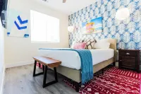 Desert Paradise: 6 King Bed, Resort Pool & Game