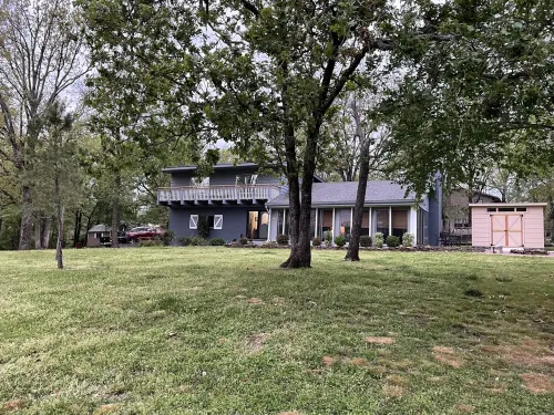 Private home with beautiful lake views. Hotels in Wagoner County