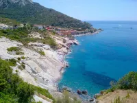 Charming and Cozy Little House in the Center of Pomonte, Just Steps from the Sea
