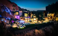 Ultra Luxury Villa on Camelback Mountain - w/ Pool, Waterfall & Fire Lounges - 5-نجوم