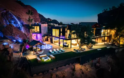 Elite Mountain Escape with Iconic Views, Private Villa & Resort-Style Luxury Hotel in zona Camelback Mountain