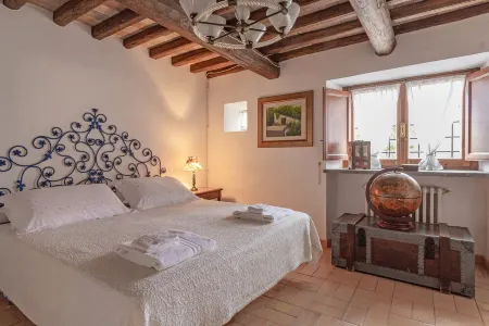 Exclusive Farmhouse with Pool in Large Green Park - 4/9 Guests