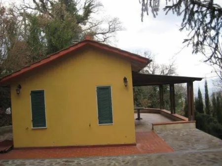 Chalet Romantic and peaceful - one bedroom, covered panoramic terrace barbecue