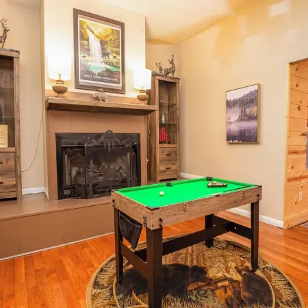 Spacious Mountain Retreat – Steps from Dollywood! Sleeps 18, Hot Tub, Nerf Wall!