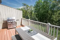 ⭐️ Spacious Mountaintop Oasis at Camelback | 2,500 SF w/ Game Room, Deck & A/C