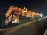 Spacious 5 BR Cabin Stunning Mountain View w HOT TUB