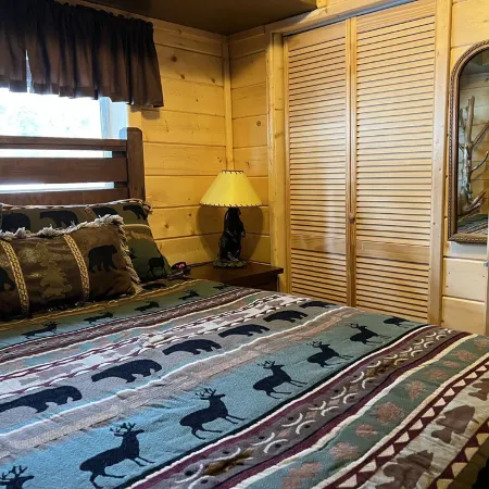 Luxury Cabin Ridge Top View in the Pines 5 queen beds