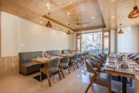 Treebo Premium Silverstone Resort with Mountain Valley View - Parvekkeita