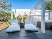 Romantic New Home for 2-Private Hot Tub/ Secluded Patio-260 Steps to Beach-Bikes - Wifi