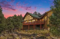 Cozy Estes Park Cabin w/ Stunning Mountain Views!