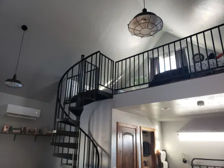 Sleeps 5 - Modern Country Cabin - Minutes from Bryce Canyon