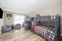 LakeViews! 2 Pools,PrivateHotTub,Firepit,Shuffleboard,Arcade Branson Golf Nearby