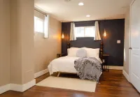 Cozy “Home Away From Home” 1 Bedroom basement Suite w Full Bathroom & laundry