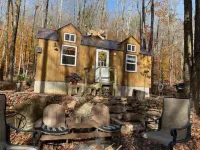 Tiny Cat Tiny House Hotels in Neversink