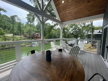 *Lakefront* Tennessee Mare (Adjacent TN Stud)