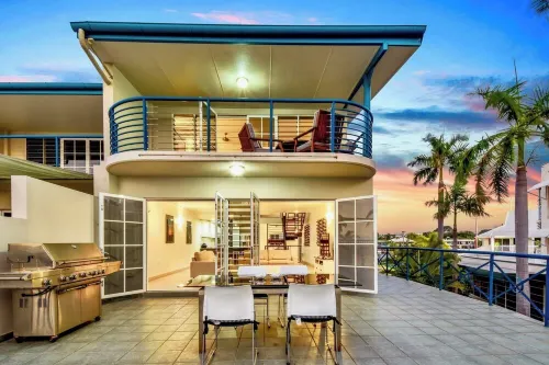 Cullen Bay Villa
