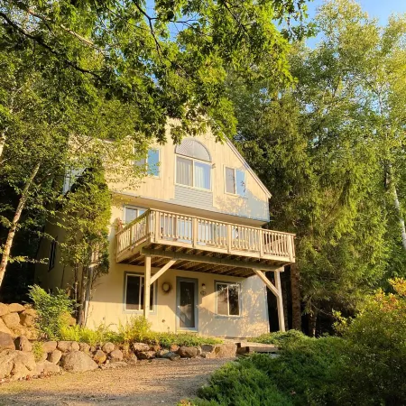 Come in & cozy up in beautiful lodge in Waterville Valley.