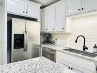 The Casino Cottage in Durant! Hotel Amenities, 2 Kings, 4mi to Casino, Sleeps 8