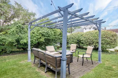 Modern Home, Walking Distance to Notre Dame and Downtown South Bend