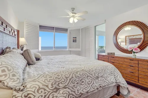 Spectacular penthouse end unit!