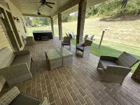 Luxury Old Man's Cave Home🌲Walking Distance to Hocking Hills Park with Hot Tub