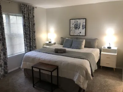 Sweet Little Nest Condo with pool-Hoover Sports Plex and Oak Mountain State Park Hotels near Ross Bridge Historical Park
