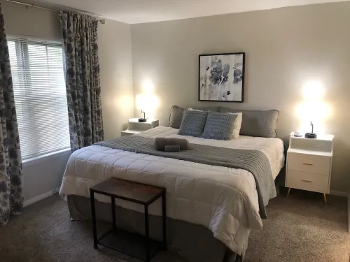 Sweet Little Nest Condo with pool-Hoover Sports Plex and Oak Mountain State Park