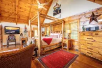 NEW! Luxury Nantahala Cabin with Mtn Views, SoakTub, Fire Pit