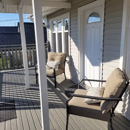 Comfortable 2-bedroom, 2 decks, walking neighborhood, & minutes to downtown.