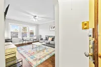 Spacious APT/Comfy Bed/Free Parking/22mins to ORD&MDW