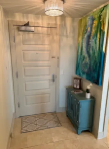 Palisades Palms 11th Floor Upscale 2 Bedroom Unit with Bay Views