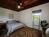 Curry Getaway on South Bay Lake Property Hotels in Walker County