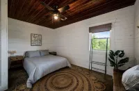 Curry Getaway on South Bay Lake Property