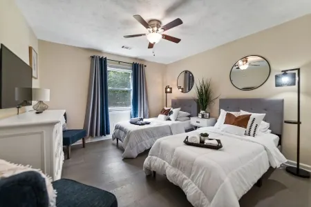 Close to Trilith & Airport! Fenced yard! Walk to shops!