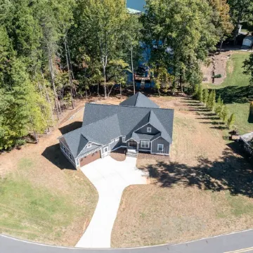 New waterfront house on Lake Norman/private dock