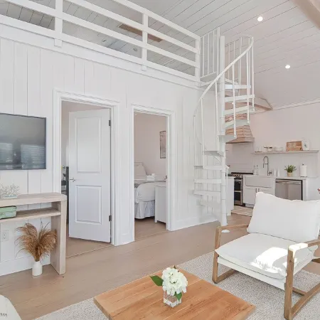 The Beach Nest-Lux Cottage Steps to the Beach