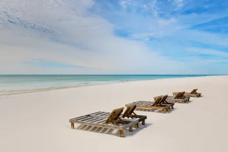 OCEANFRONT PRIVATE BALCONY RIGHT ON THE BEACH