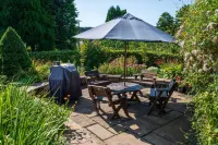 Charming Fully Refurbished Garden Cottage Hotels in 