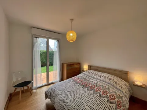 House located in a quiet area, close to the town center.