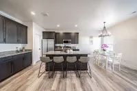 Elegant Townhouse in Ammon, Idaho Hotels in Ammon