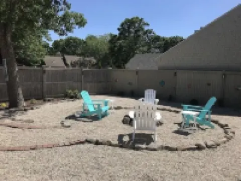 Renovated Home with heated pool near the beach! Fenced in yard +pet friendly