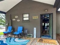 Charming 2-bedroom 2 bath house on beautiful Lake Martin. Quiet and peaceful.