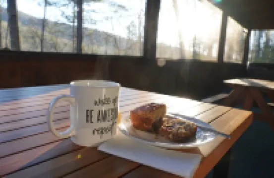 6BDRM Cabin only 10 mins to Alpine Helen/ Hot Tub/ Firepit/ Game Room/ Satellite