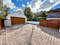 Detached lakeland cottage, with private hot tub and leisure facilities, pool