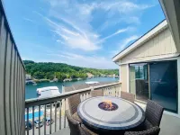 Pointe of View- Lake front condo minutes away from all the action.