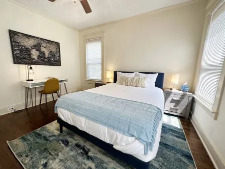 Luxe Townhouse by Overton Square Отели рядом с достопримечательностью «Зоопарк Мемфиса»