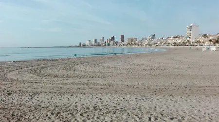 BUNGALOW (SAT SMARTTV & INTERNET 300 MB)-COVETA FUMA -EL CAMPELLO