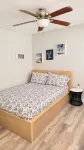 Barefoot Backhouse Beach Studio W/ Outdoor Patio & Air Conditioning