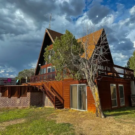 Totten Lake Lodge - Dreamy Desert A-Frame
