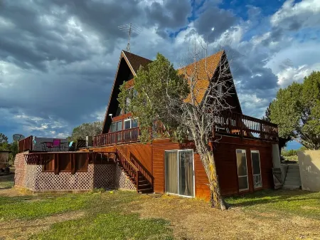 Totten Lake Lodge - Dreamy Desert A-Frame